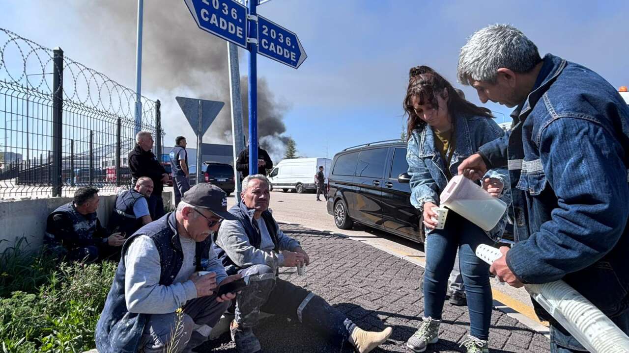 Boya fabrikasında yangın! 1 teknisyen hayatını kaybetti 7